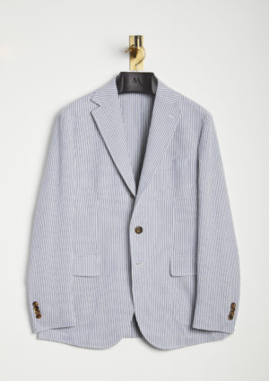 AALBEROBELLO-plain-seersucker-blazer-patch-flap-pocket-still-life (1)