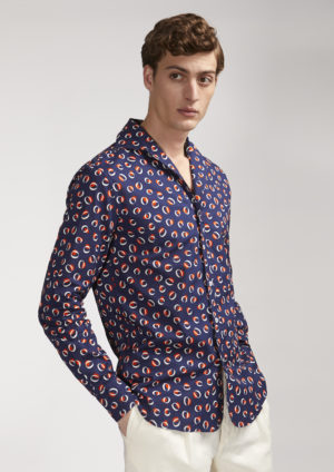AANACAPRI-capri-collar-lightweight-printed-shirt-blue-model