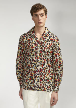 AANACAPRI-printed-animalier-capri-shirt-model