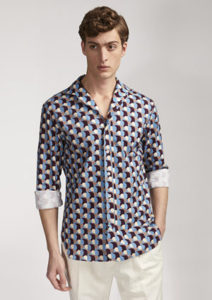 AANACAPRI-retro-printed-capri-collar-shirt-model