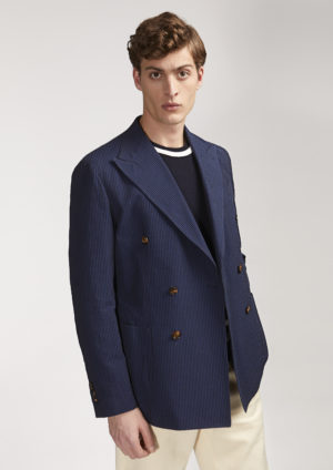 AARADEO-doublebreasted-cotton-seersucker-jacket-model