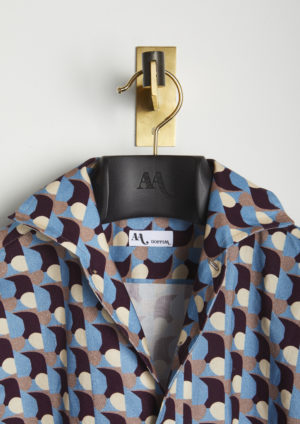 ANACAPRI-retro-printed-capri-collar-shirt-detail-label