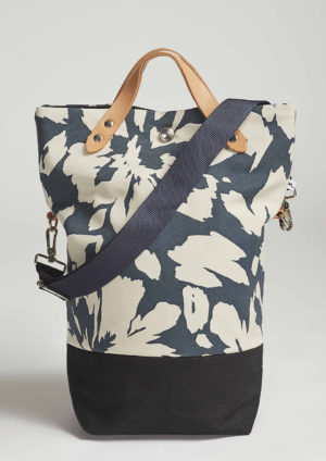AATRIDE2P-bag-printed-flower-denim-tote-springsummer2020-doppiaa-stillife