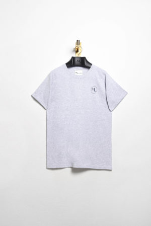 doppiaa-logo-teeshirt-cotton-grey-springsummer2020-ss20-tneck-detail-aa-circle-stilllife